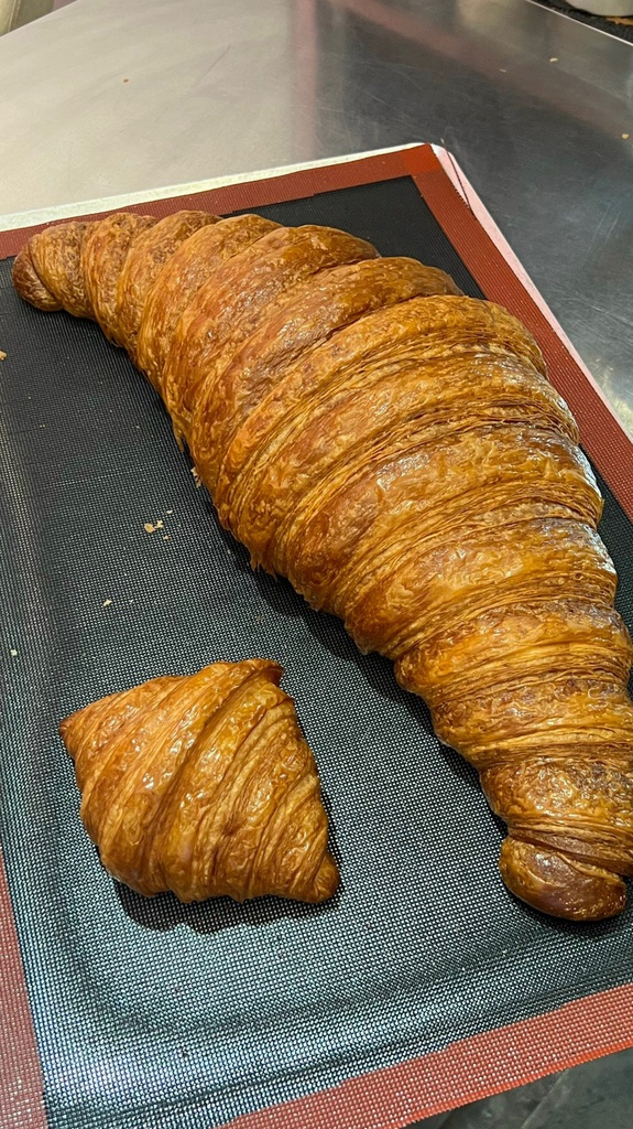 ​​​​​​​Giant Croissant